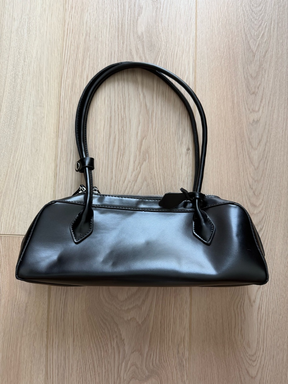LIKE NEW Essential Black Purse - Picture 2 of 7